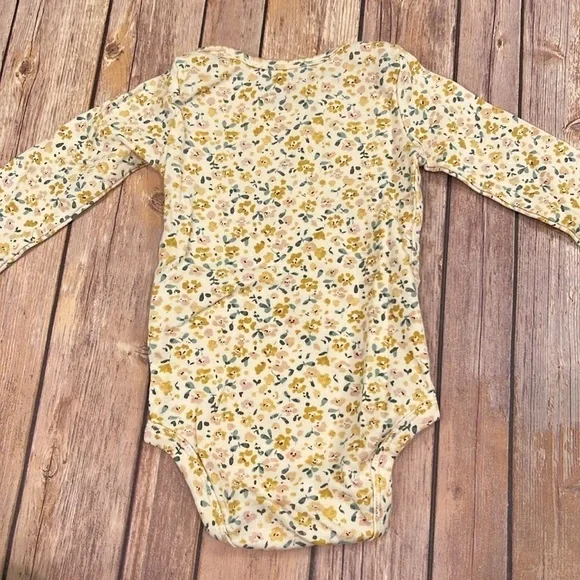 6 Month Girls Carters Onesies Bundle - Picture 9 of 11